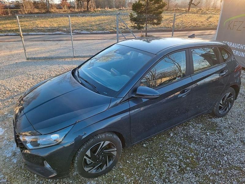 Gebraucht Hyundai i20 Trend 101 PS (74 kW) 2023 Grau Kleinwagen