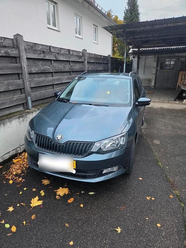 Grau Gebraucht 2017 Skoda Fabia Kombi | 8.500 € (Guter Preis) - Bild 1/4