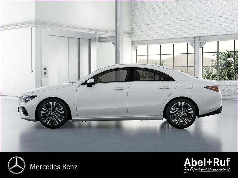 Gebraucht Mercedes CLA180 Progressive 136 PS (100 kW) 2025 Weiß Limousine