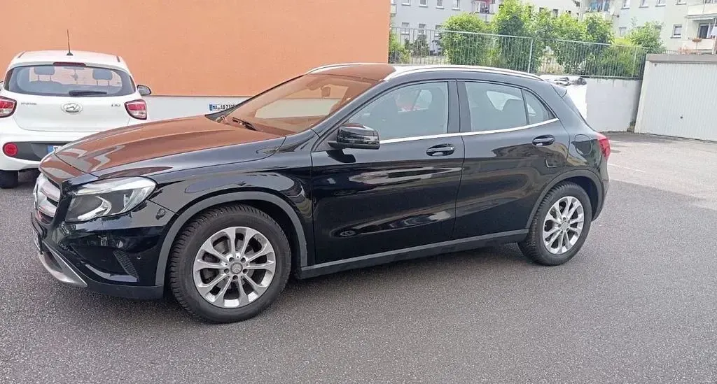 Gebraucht Mercedes GLA200 156 PS (114 kW) 2014 Schwarz SUV