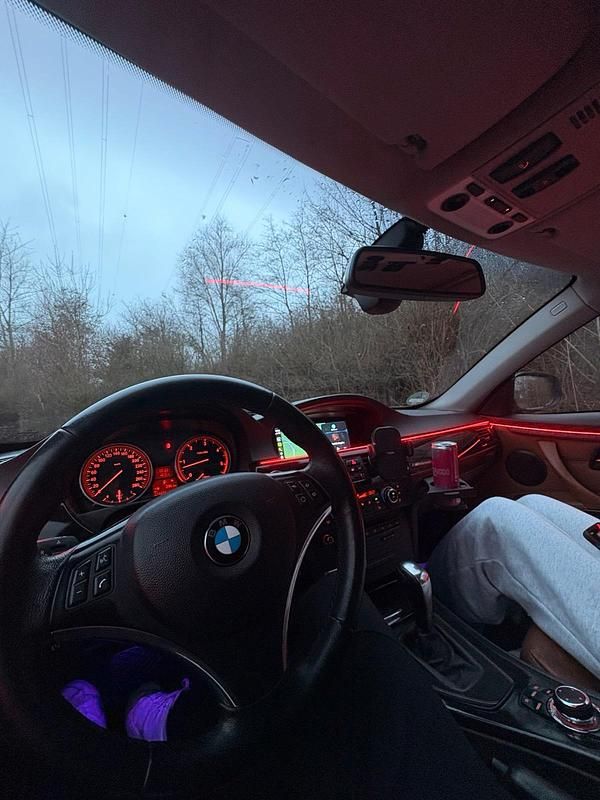 Gebraucht BMW 325 192 PS (141 kW) 2010 Schwarz Coupé