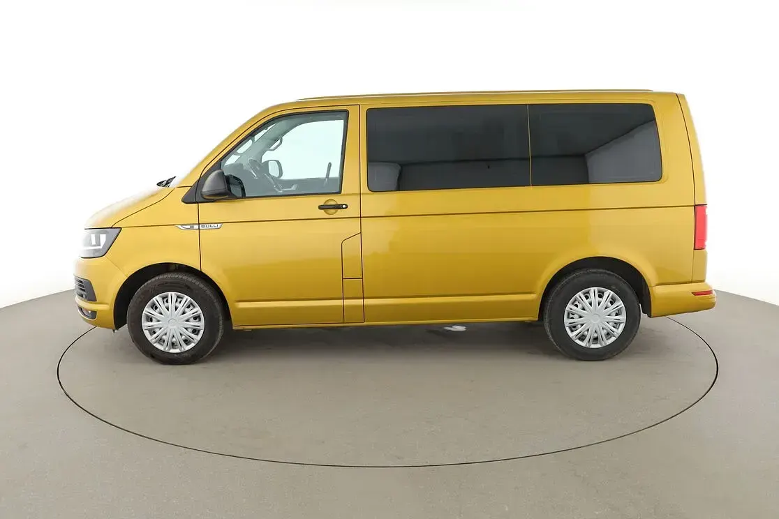 Używany VW Multivan Trendline 150 KM (110 kW) 2019 Złoty Minivan