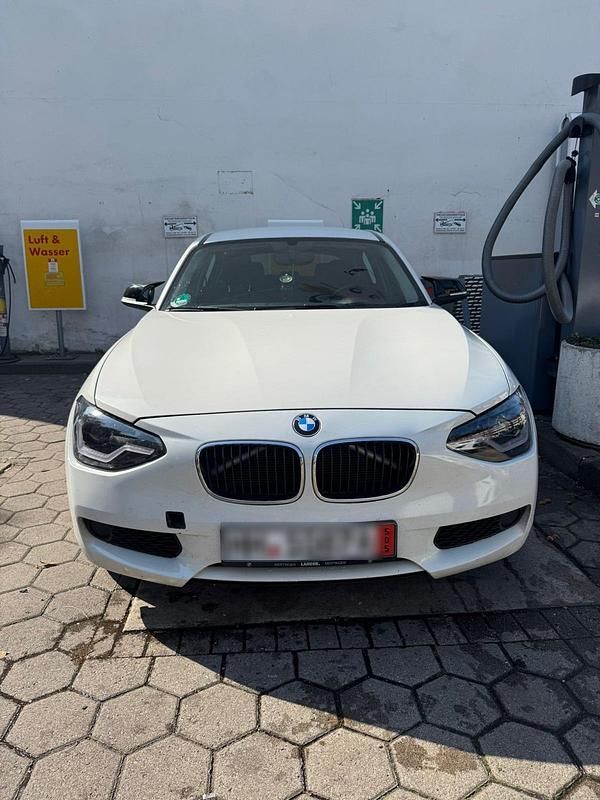 Weiß Gebraucht 2012 BMW 116 Kleinwagen | 7.000 € - Bild 1/4