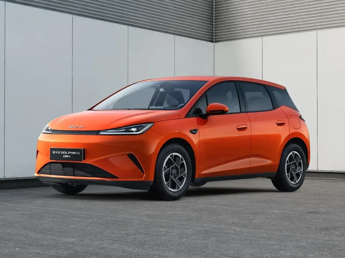 Neu BYD Dolphin Active 128 kW (175 PS) 2026 Orange sunset Kleinwagen