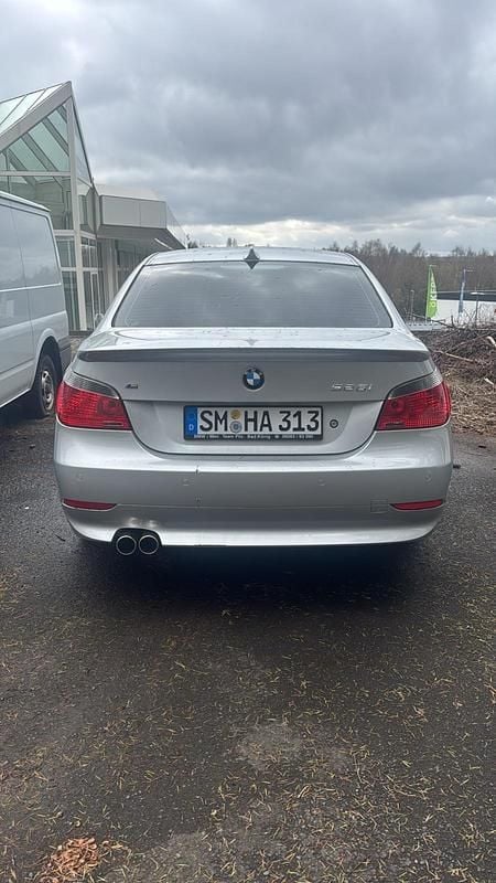 Gebraucht BMW 523 177 PS (130 kW) 2006 Silber Limousine