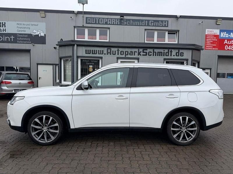 Gebraucht Mitsubishi Outlander Diamant Edition 150 PS (110 kW) 2015 Weiß SUV