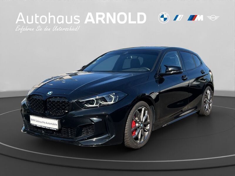 Saphirschwarz Gebraucht 2023 BMW M135 Performance Kleinwagen | 37.910 € (Fairer Preis) - Bild 1/4