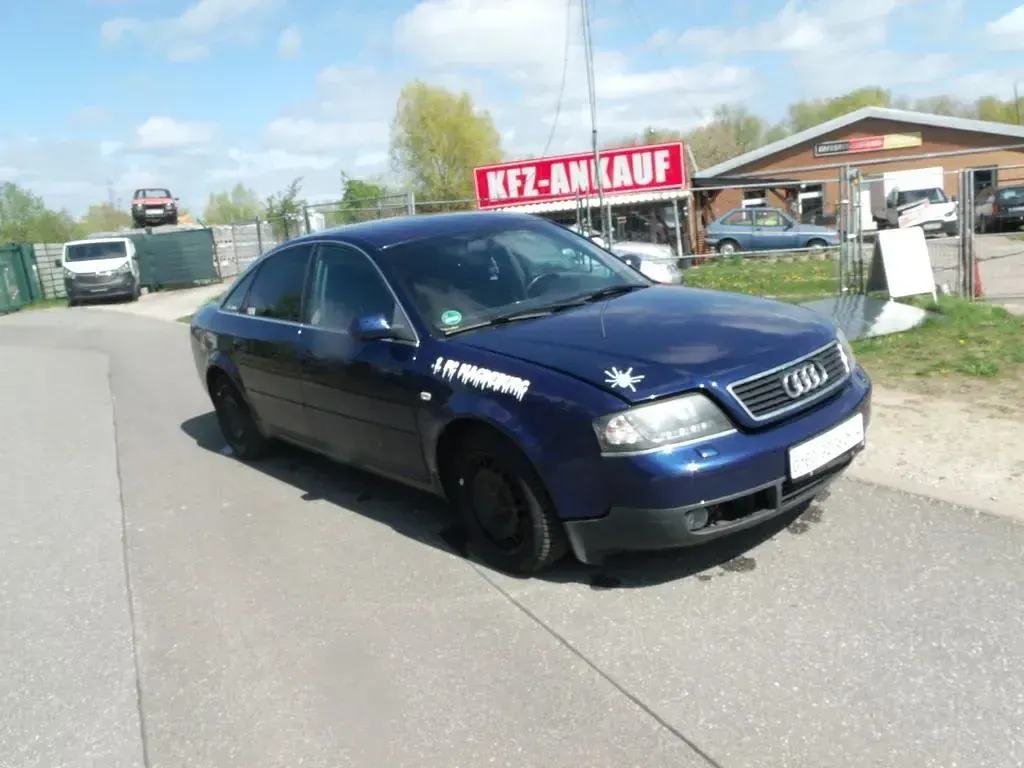 Second-hand Audi A6 Comfort 165 CP (121 kW) 2000 Albastru Berlinǎ