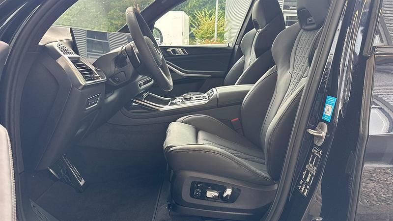 Neu BMW X7 Efficient Dynamics 340 PS (250 kW) 2025 Carbonschwarz metallic SUV