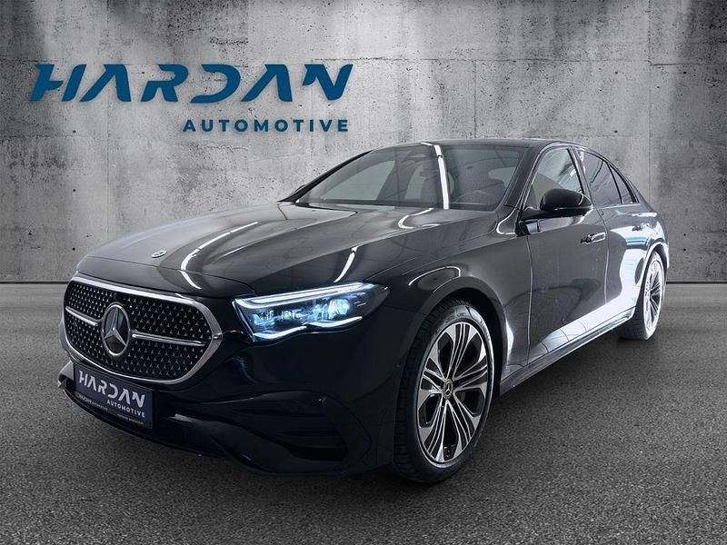 Schwarz Gebraucht 2023 Mercedes E220 AMG Line Premium Limousine | 57.490 € (Fairer Preis) - Bild 1/4