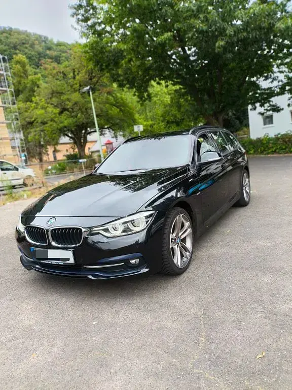 Gebraucht BMW 318 Sport Line 136 PS (100 kW) 2018 Schwarz Kombi
