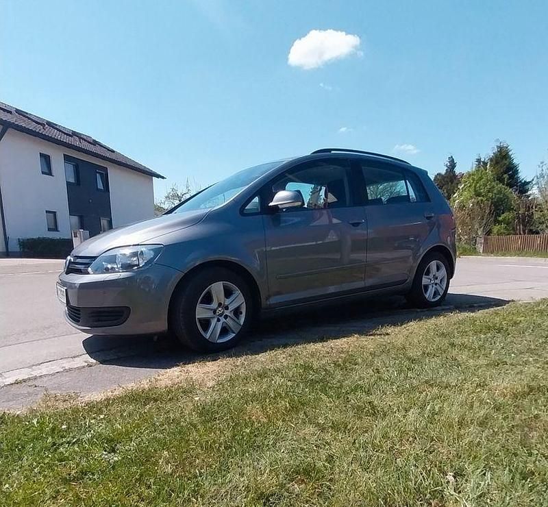 Grau Gebraucht 2009 VW Golf Plus Cross Comfortline Van / Kleinbus | 4.999 € (Etwas zu teuer) - Bild 1/4