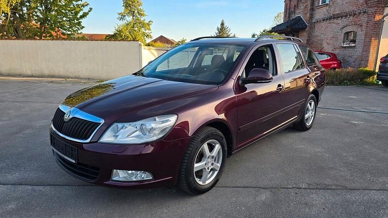 Rot Gebraucht 2009 Skoda Octavia Kombi | 4.700 € (Fairer Preis) - Bild 1/4