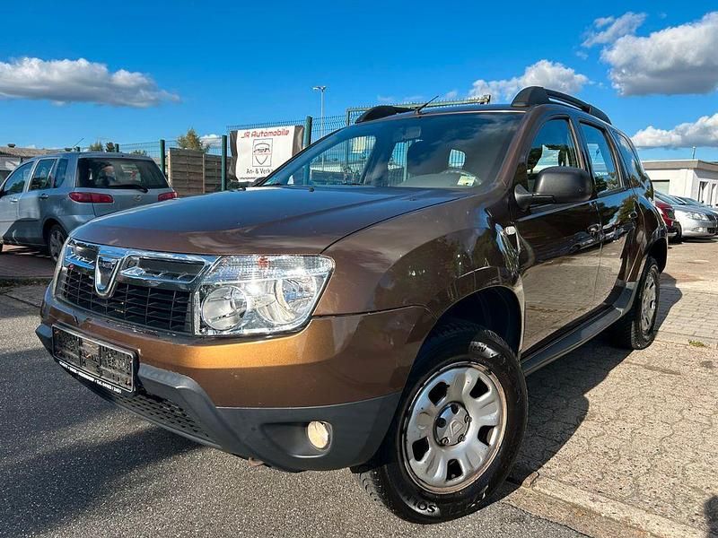 Braun Gebraucht 2011 Dacia Duster Lauréate SUV | 4.250 € (Fairer Preis) - Bild 1/4