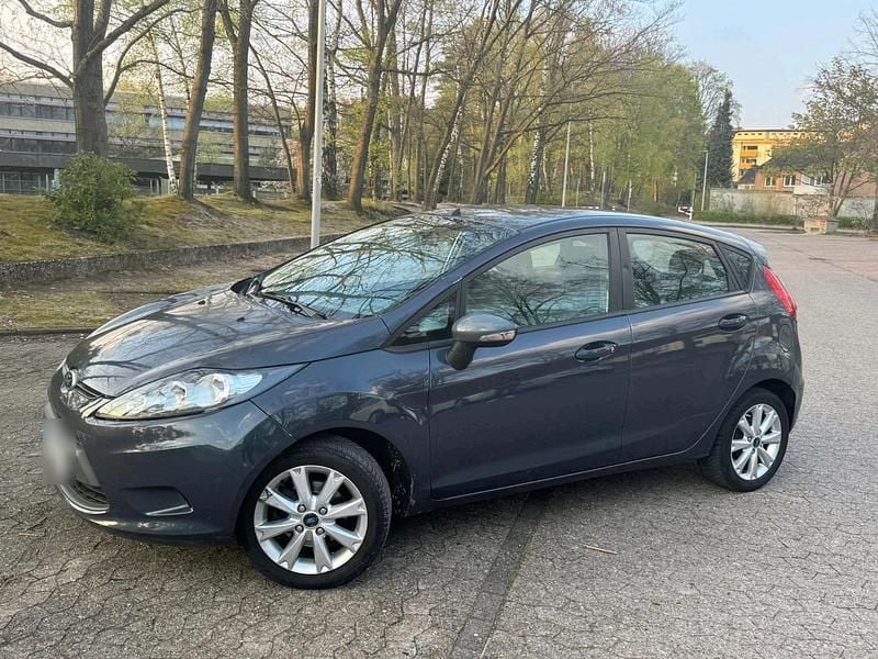 Gebraucht Ford Fiesta 70 PS (51 kW) 2011 Grau Kleinwagen