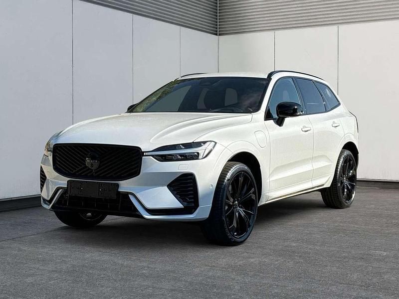 Neu Volvo XC60 Plus 349 PS (256 kW) 2025 Crystal white pearl SUV