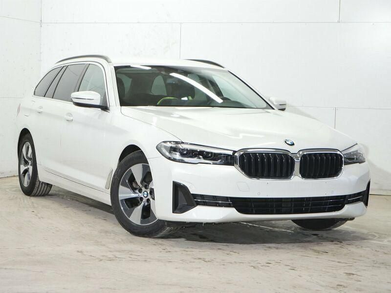 Gebraucht BMW 520 190 PS (139 kW) 2022 Mineralweiss met. Kombi