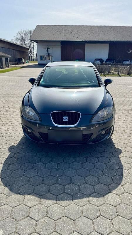 Gebraucht Seat Leon Style 125 PS (91 kW) 2011 Grau Kleinwagen