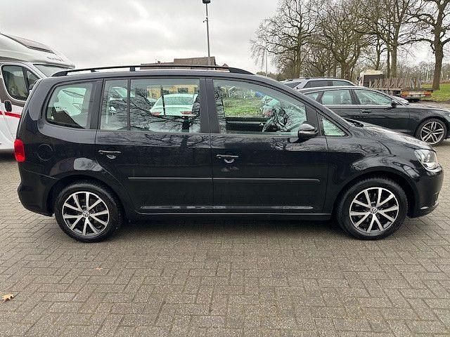 Gebraucht VW Touran Trendline 105 PS (77 kW) 2014 Schwarz Van / Kleinbus