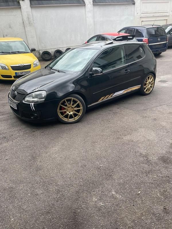 Schwarz Gebraucht 2004 VW Golf V Kombi | 3.000 € (Fairer Preis) - Bild 1/4