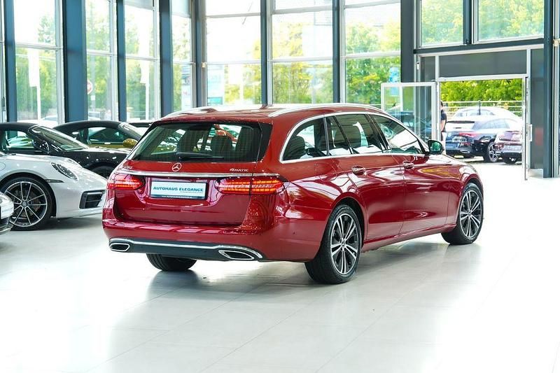 Gebraucht Mercedes E450 367 PS (269 kW) 2021 Rot Limousine