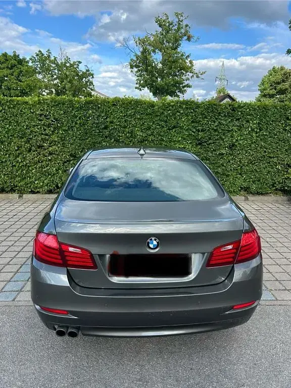 Gebraucht BMW 520 184 PS (135 kW) 2014 Grau Limousine