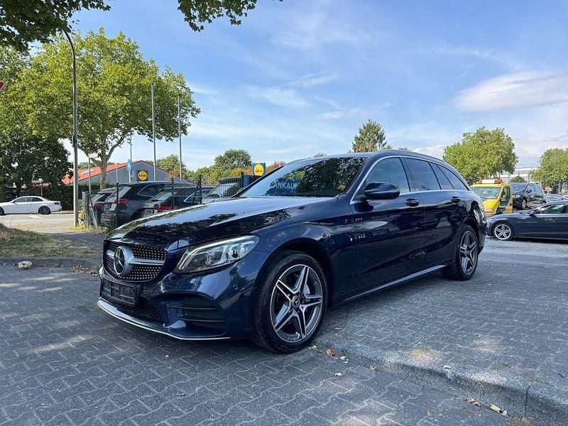 Blau Gebraucht 2018 Mercedes C220 AMG Kombi | 13.790 € (Etwas zu teuer) - Bild 1/4