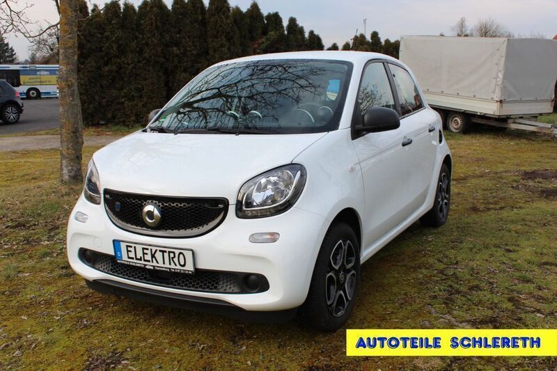 Weiß Gebraucht 2020 Smart ForFour Electric Drive Limousine | 9.950 € (Fairer Preis) - Bild 1/4