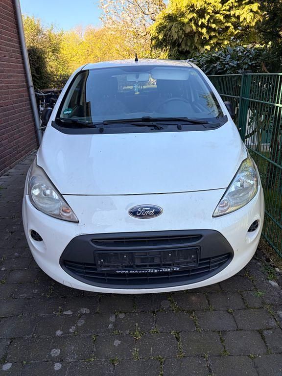 Gebraucht Ford Ka 69 PS (50 kW) 2013 Weiß Kleinwagen