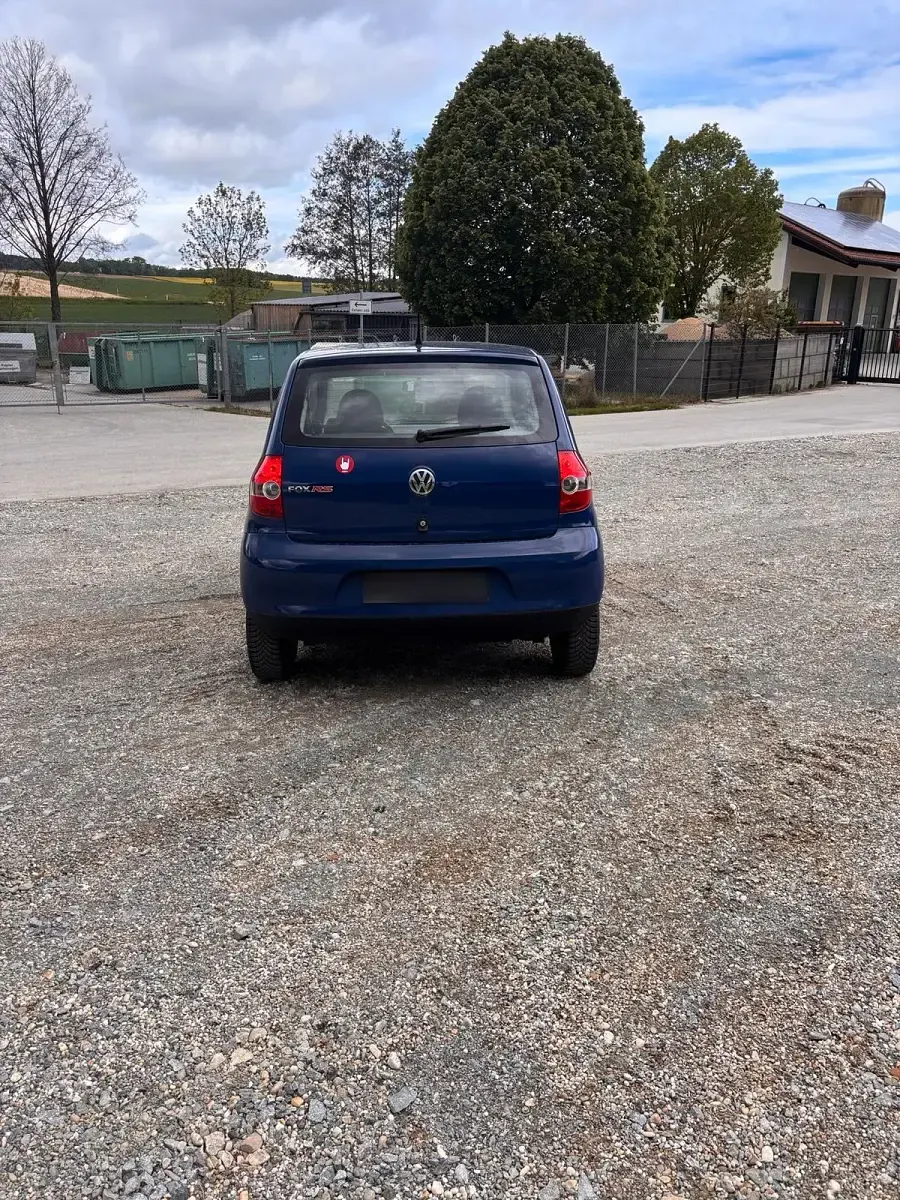 Gebraucht VW Fox 54 PS (39 kW) 2008 Blau Kleinwagen