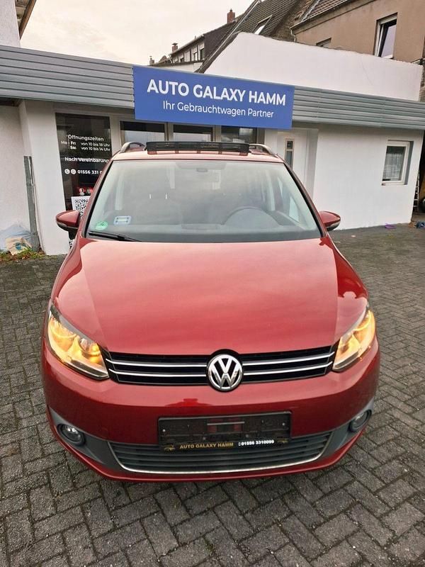 Rot Gebraucht 2011 VW Touran Comfortline Van / Kleinbus | 5.250 € (Fairer Preis) - Bild 1/4