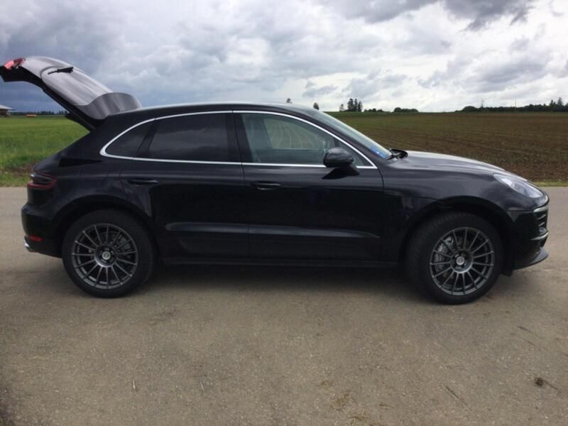 Schwarz Gebraucht 2015 Porsche Macan S SUV | 37.850 € (Guter Preis) - Bild 1/4