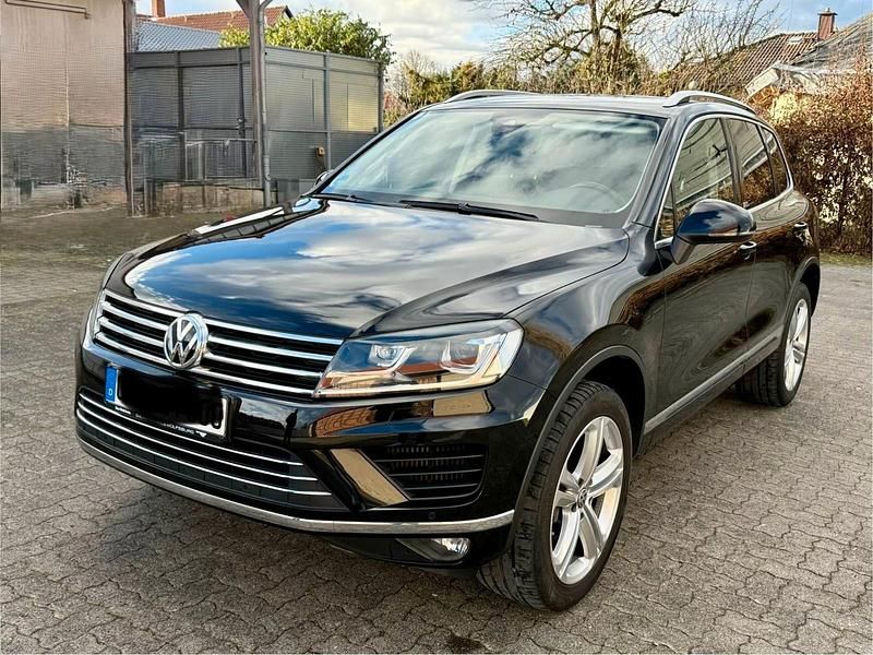 Schwarz Gebraucht 2018 VW Touareg Executive SUV | 24.700 € (Superpreis) - Bild 1/4