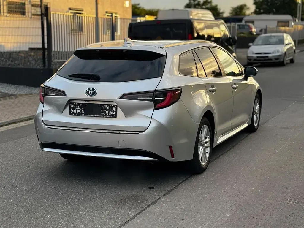 Gebraucht Toyota Corolla Business Edition 98 PS (72 kW) 2022 Silber Kombi