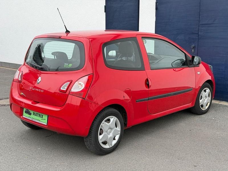Gebraucht Renault Twingo Expression 75 PS (55 kW) 2013 Rot Kleinwagen