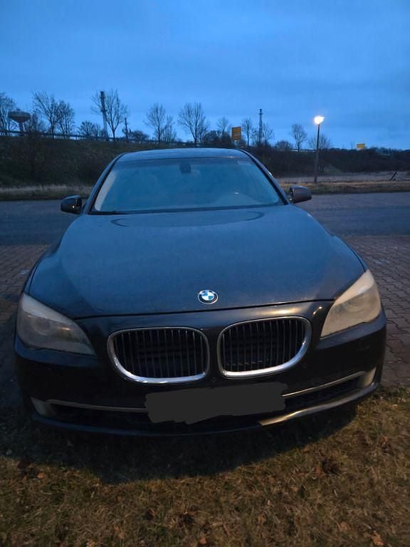 Gebraucht BMW 750L 411 PS (302 kW) 2010 Schwarz Limousine