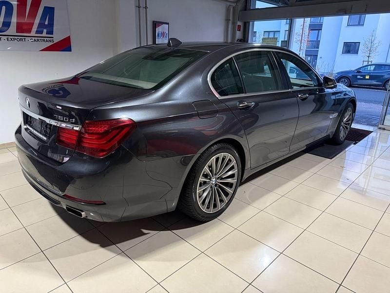 Gebraucht BMW 740 Performance 313 PS (230 kW) 2013 Grau Limousine