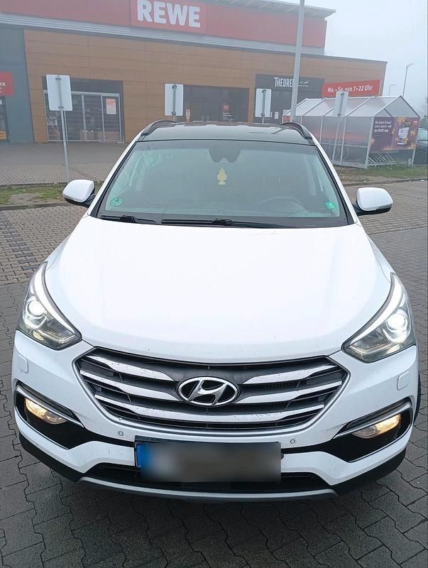 Gebraucht Hyundai Santa Fe 200 PS (147 kW) 2016 Weiß SUV