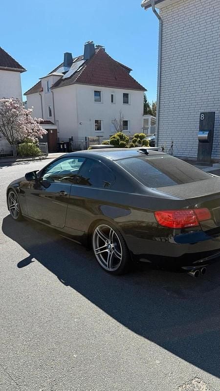 Gebraucht BMW 320 M Performance 184 PS (135 kW) 2011 Schwarz Coupé