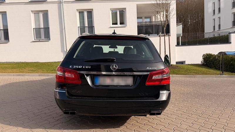 Gebraucht Mercedes E350 265 PS (194 kW) 2012 Schwarz Kombi