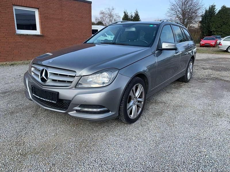 Gebraucht Mercedes C200 184 PS (135 kW) 2012 Palladiumsilber  metalliclack Kombi