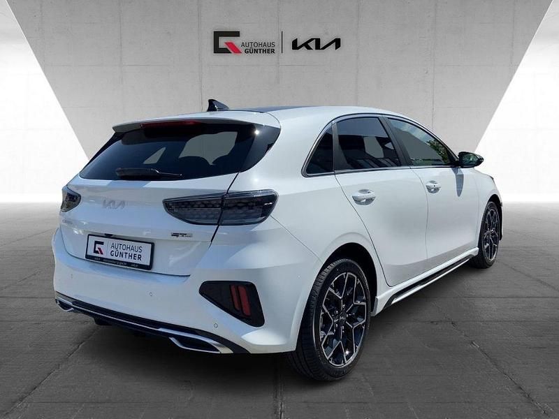 Gebraucht Kia Ceed GT GT-Line 140 PS (102 kW) 2025 (hw2) deluxe white m Limousine