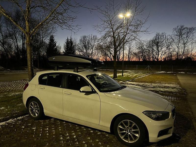 Weiß Gebraucht 2017 BMW 118 Advantage Kleinwagen | 12.300 € (Etwas zu teuer) - Bild 1/4
