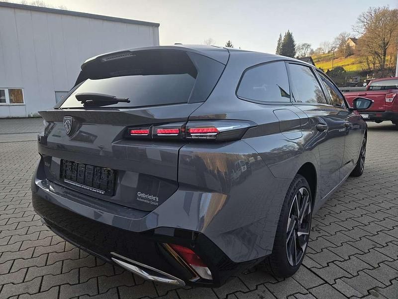 Gebraucht Peugeot 308 Allure 131 PS (96 kW) 2024 Grau/typ metallic Kombi