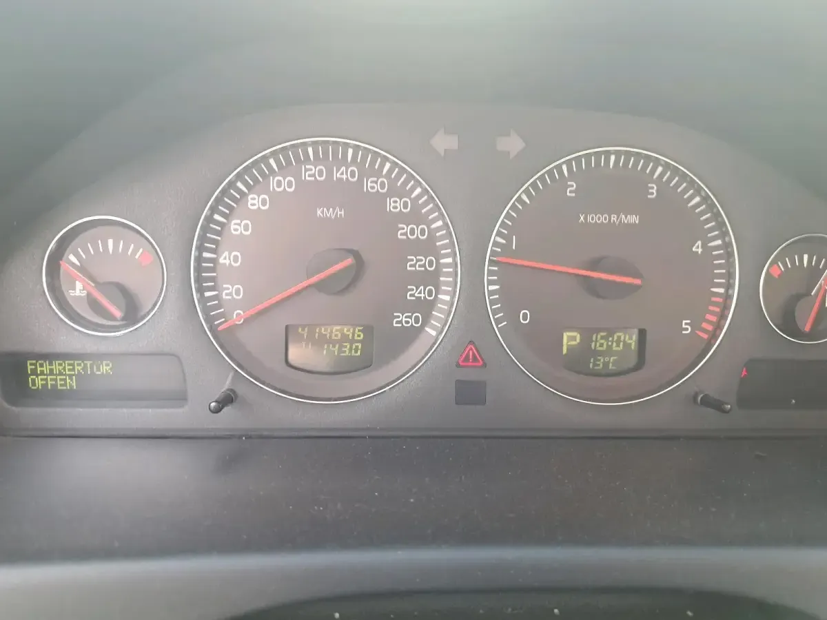 Gebraucht Volvo V70 163 PS (119 kW) 2003 Silber Kombi