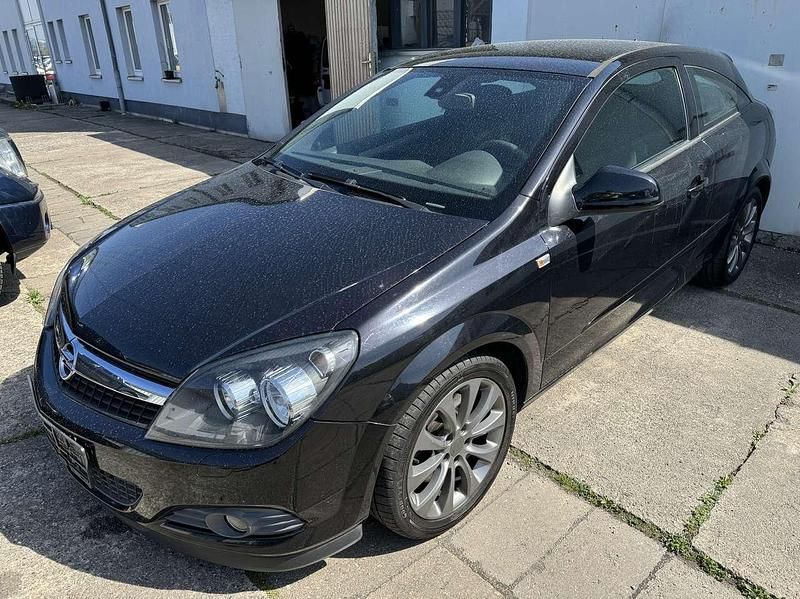 Saphirschwarz mineraleffekt Gebraucht 2010 Opel Astra GTC Sport Coupé | 6.999 € (Etwas zu teuer) - Bild 1/4
