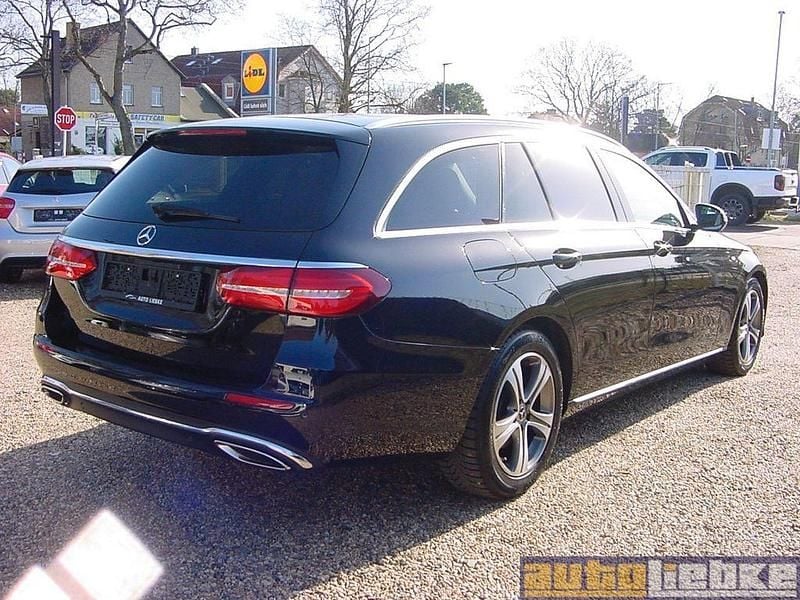Second-hand Mercedes E200 184 CP (135 kW) 2017 Negru Break
