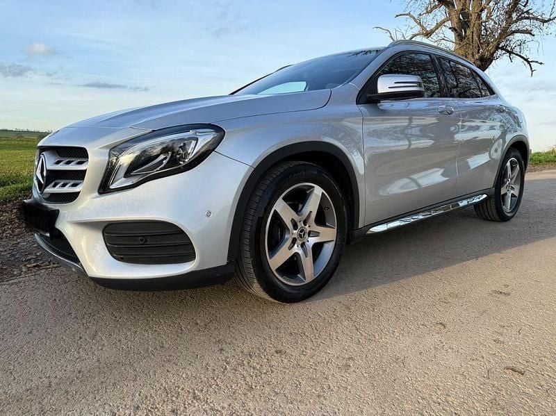 Gebraucht Mercedes GLA200 156 PS (114 kW) 2019 Silber SUV