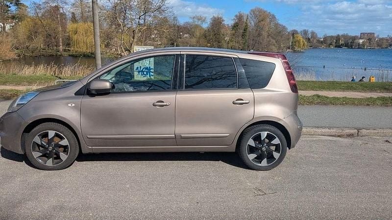 Gebraucht Nissan Note 88 PS (64 kW) 2012 Braun Kleinwagen