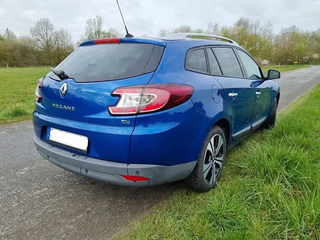 Gebraucht Renault Mégane Bose Edition 131 PS (96 kW) 2012 Blau Limousine